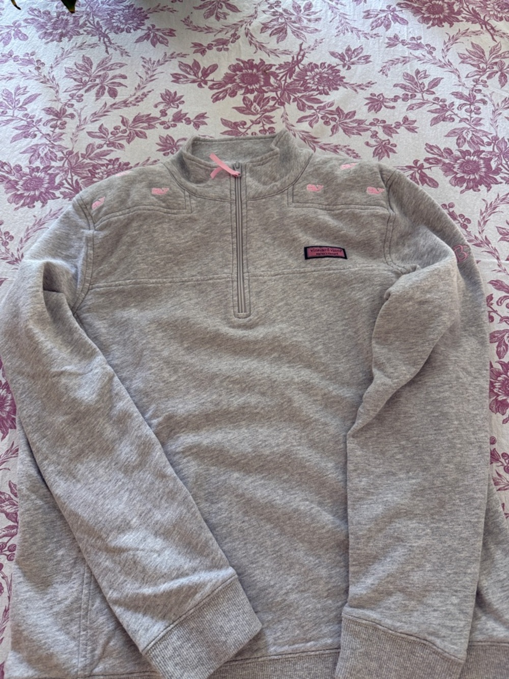 NWOT Vineyard Vines Gray Quarter-Zip Pink whales fits oversized XS-S